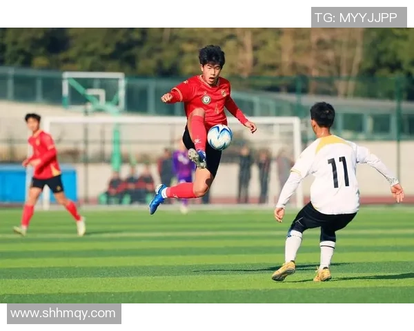 今年崛起的新足球球星闪耀绿茵赛场引领未来风潮