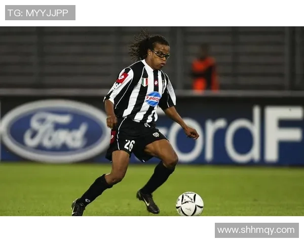 史上最强十位足球巨星排名揭晓 每一位都是足坛传奇